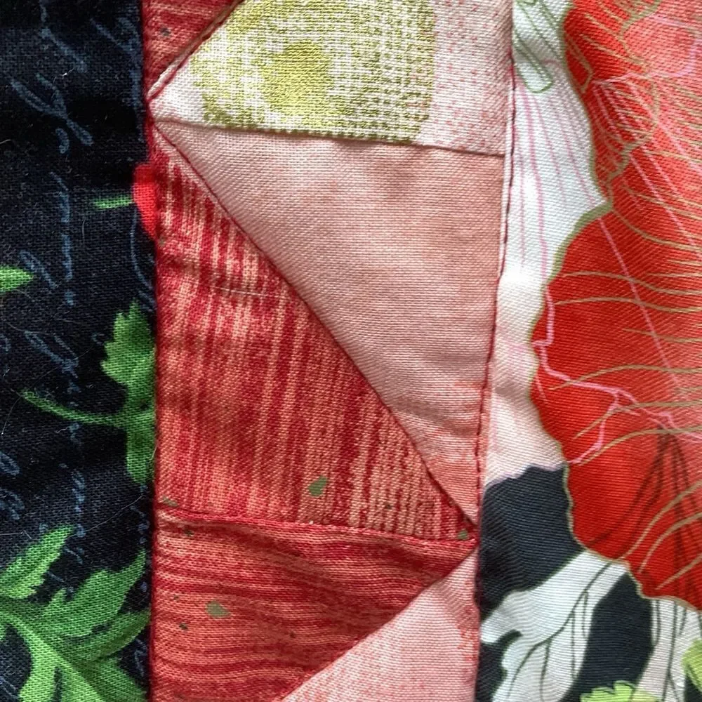 NWT. Hand Crafted Poppies in the Field Quilt